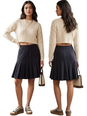 AKRIS 100% Laine Wool Pleated Skirt - Size 6